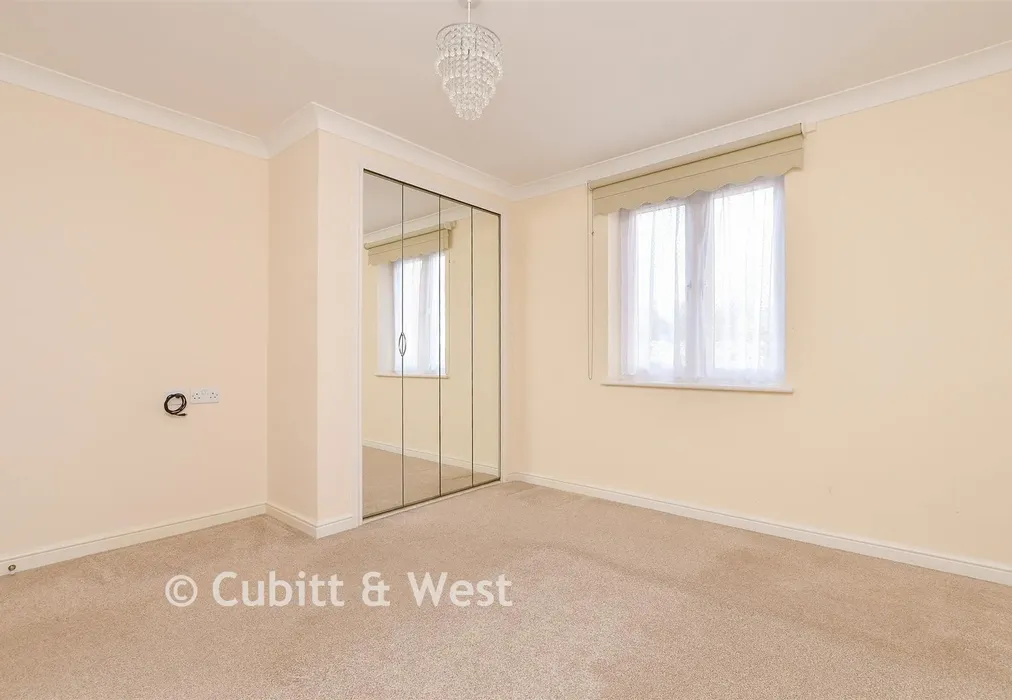 Bedroom - Prices Lane, Reigate, Surrey - Wards of Kent