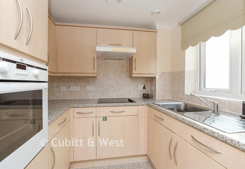 Kitchen - Prices Lane, Reigate, Surrey - Wards of Kent