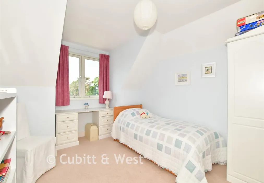 Bedroom 4 - West Lane, East Grinstead, West Sussex - Wards of Kent