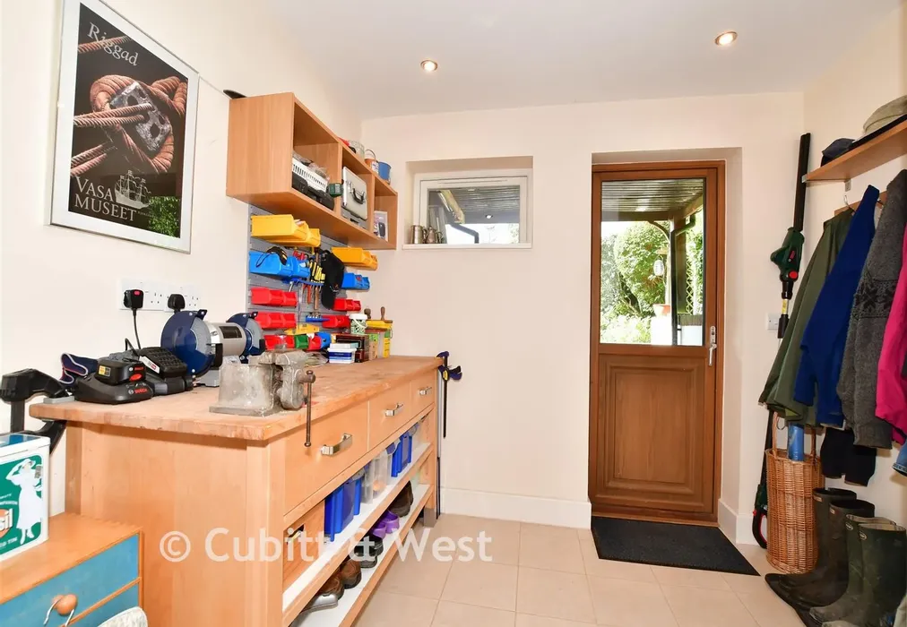 Workshop - West Lane, East Grinstead, West Sussex - Wards of Kent