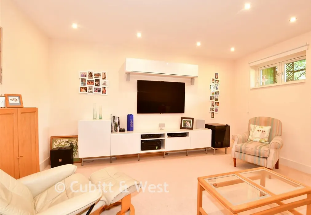 Family Room - West Lane, East Grinstead, West Sussex - Wards of Kent