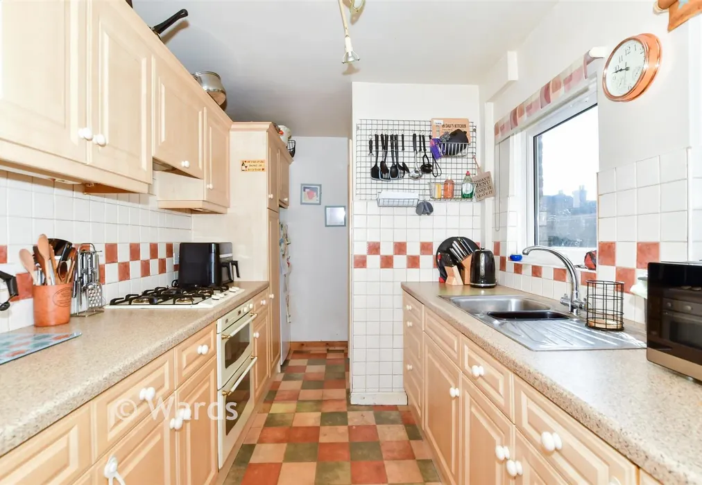 Kitchen - Foley Street, Maidstone, Kent - Wards of Kent
