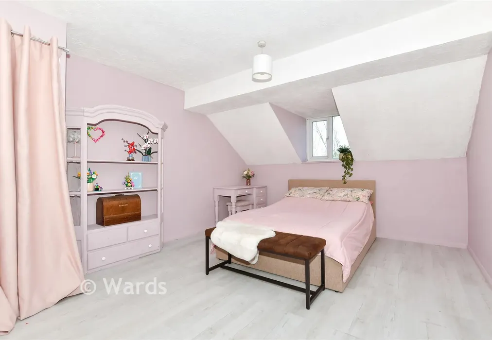 Bedroom 1 - Peacock Mews, Springvale, Maidstone, Kent - Wards of Kent