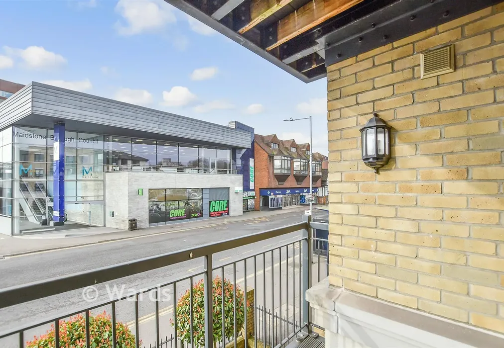Balcony / Terrace - King Street, Maidstone, Kent - Wards of Kent