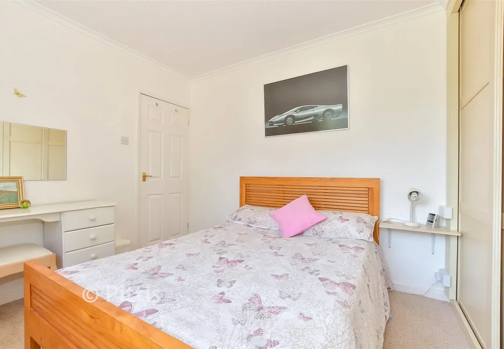 Bedroom 2 - Westlands, Totland Bay, Isle of Wight - Wards of Kent