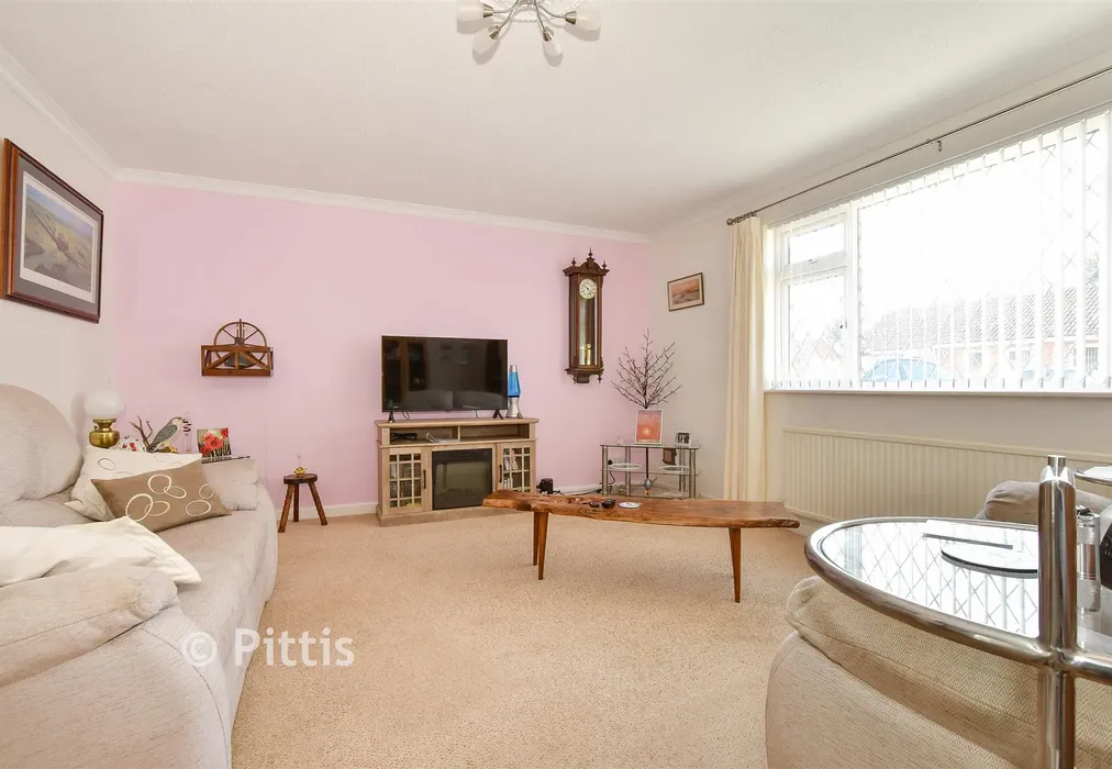 Lounge/Dining Room - Westlands, Totland Bay, Isle of Wight - Wards of Kent