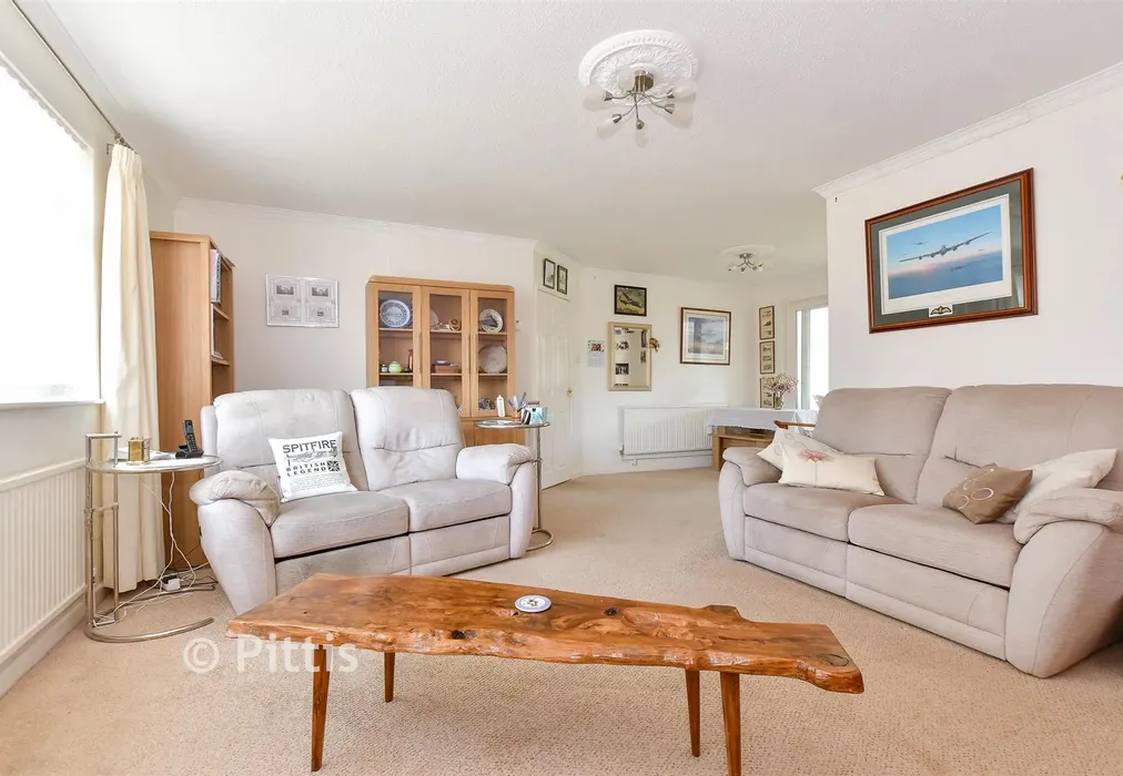 Lounge/Dining Room - Westlands, Totland Bay, Isle of Wight - Wards of Kent
