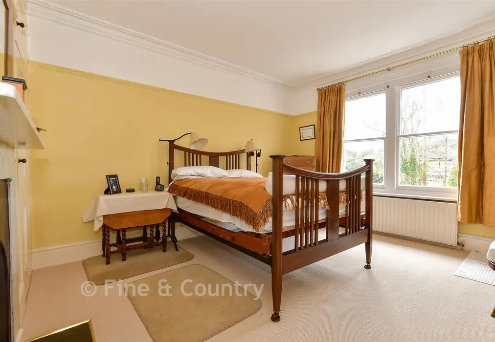 Bedroom 2 - Madeira Road, Totland, Isle of Wight - Wards of Kent