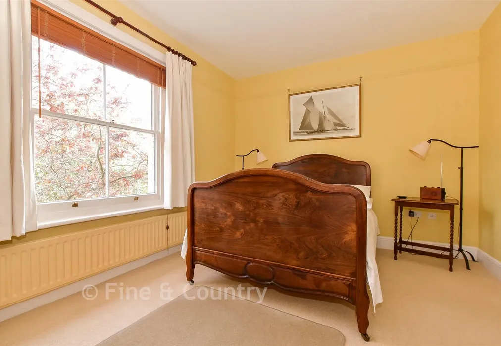 Bedroom 4 - Madeira Road, Totland, Isle of Wight - Wards of Kent