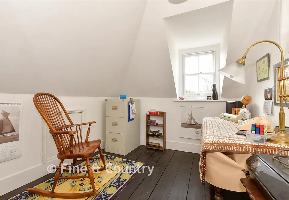 Bedroom 5 - Madeira Road, Totland, Isle of Wight - Wards of Kent