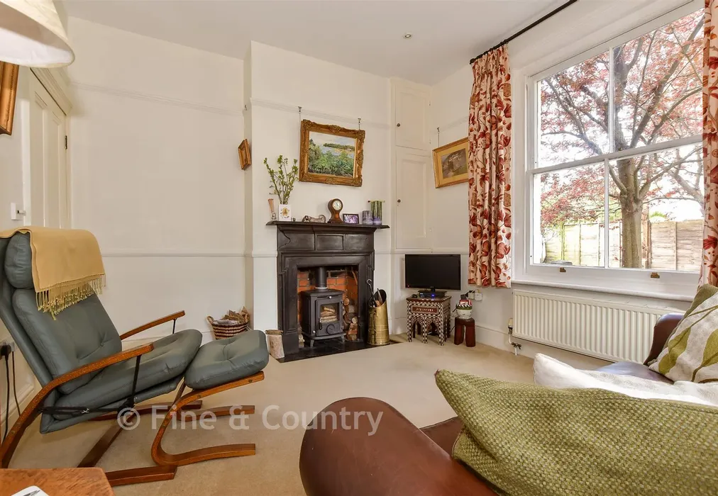 Sitting Room - Madeira Road, Totland, Isle of Wight - Wards of Kent