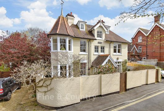 Madeira Road, Totland, Isle of Wight - Wards of Kent