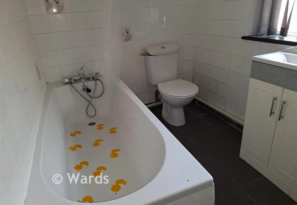 Bathroom - King Edward Road, Gillingham, Kent - Wards of Kent