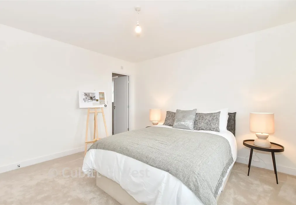 Bedroom 2 - Wittering Place, Lapwing Walk, West Wittering, West Sussex - Wards of Kent
