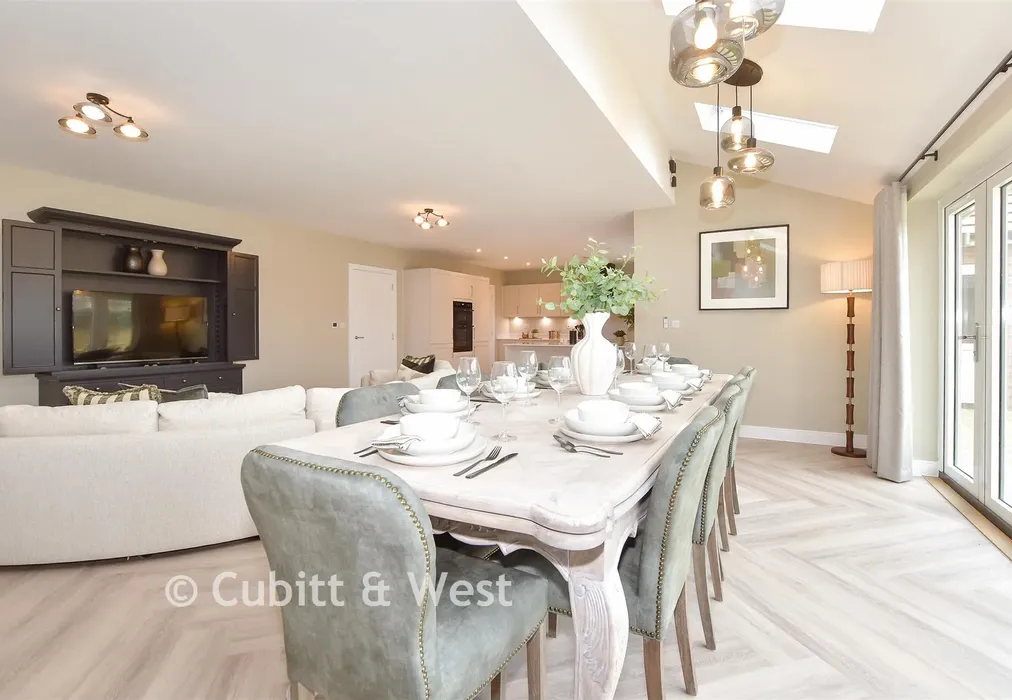 Dining/ Family Area - Wittering Place, Lapwing Walk, West Wittering, West Sussex - Wards of Kent