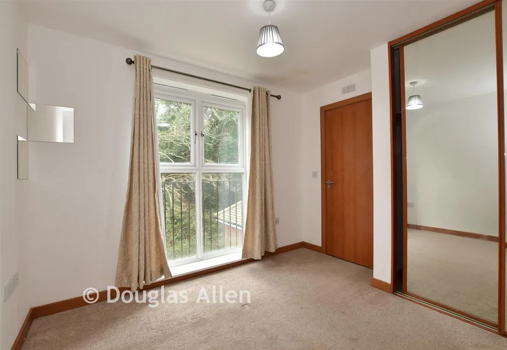Bedroom 1 - Kendal, Purfleet, Essex - Wards of Kent