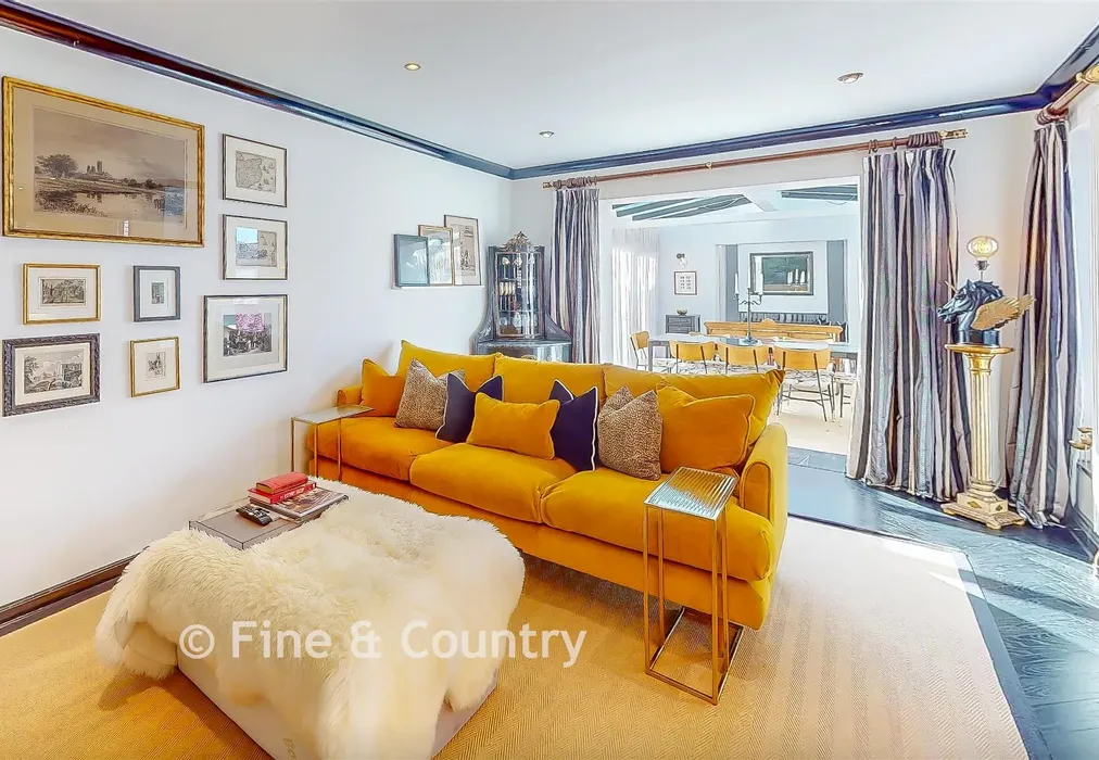 Sitting Room - Stour Street, Canterbury, Kent - Wards of Kent