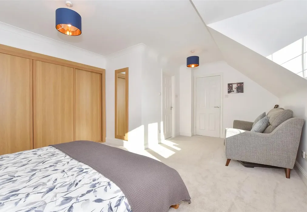 Bedroom 2 - Woodcocks, Headcorn, Nr Ashford, Kent - Wards of Kent