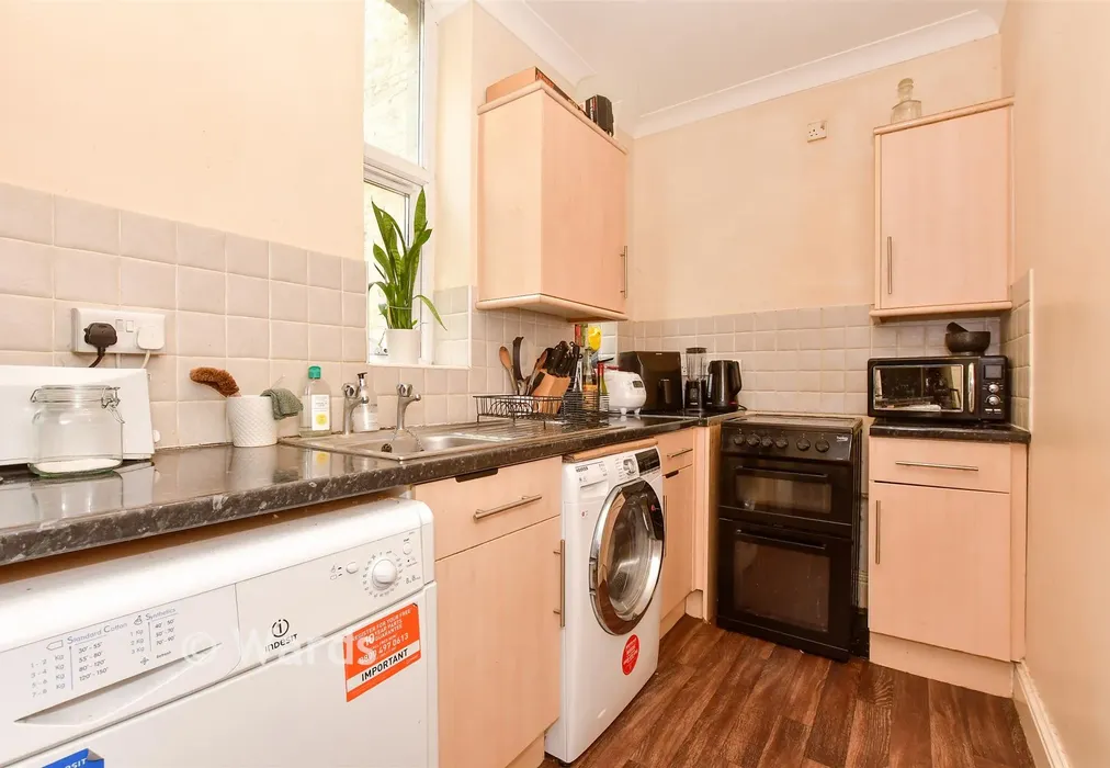 Kitchen - New Street, Dover, Kent - Wards of Kent