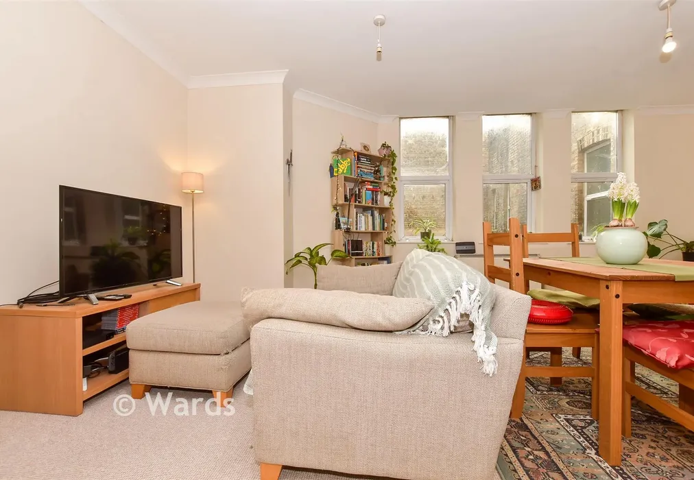 Lounge/Diner - New Street, Dover, Kent - Wards of Kent