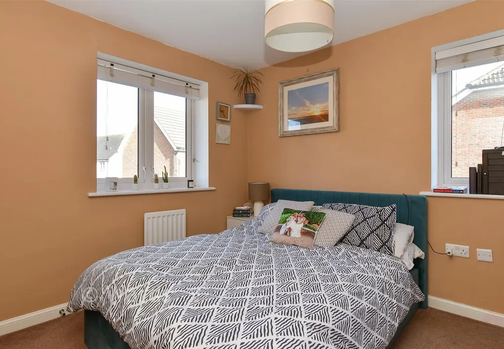 Bedroom 1 - Petunia Avenue, Minster On Sea, Sheerness, Kent - Wards of Kent