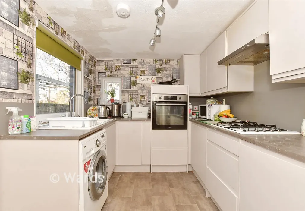 Kitchen - Wellington Road, Deal, Kent - Wards of Kent