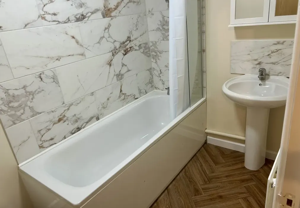 Norfolk bath a LL - Norfolk Road Cliftonville CT9 - Wards of Kent