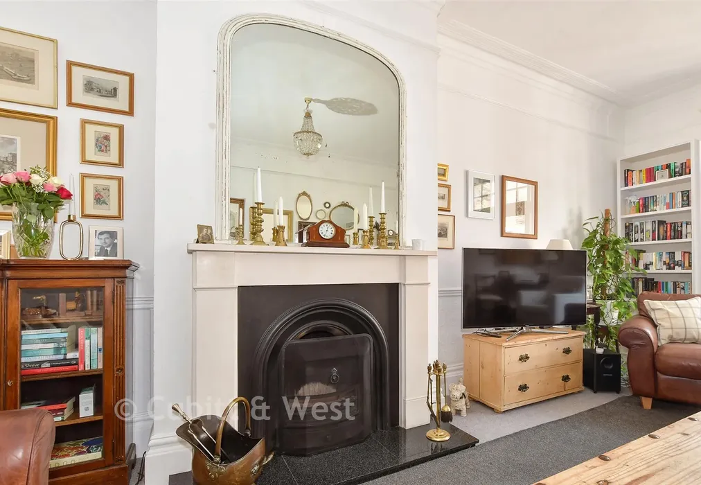 Internal Lifestyle Photograph - Norfolk Road, Littlehampton, West Sussex - Wards of Kent