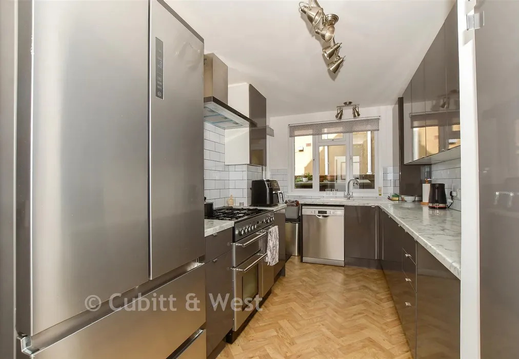 Kitchen - Norfolk Road, Littlehampton, West Sussex - Wards of Kent