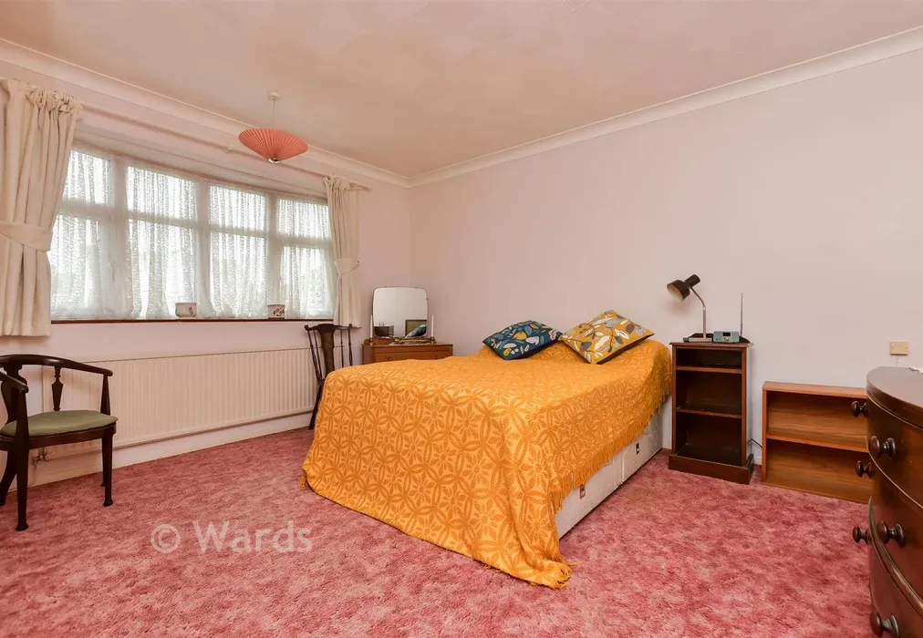 Bedroom 1 - David Avenue, Cliftonville, Margate, Kent - Wards of Kent