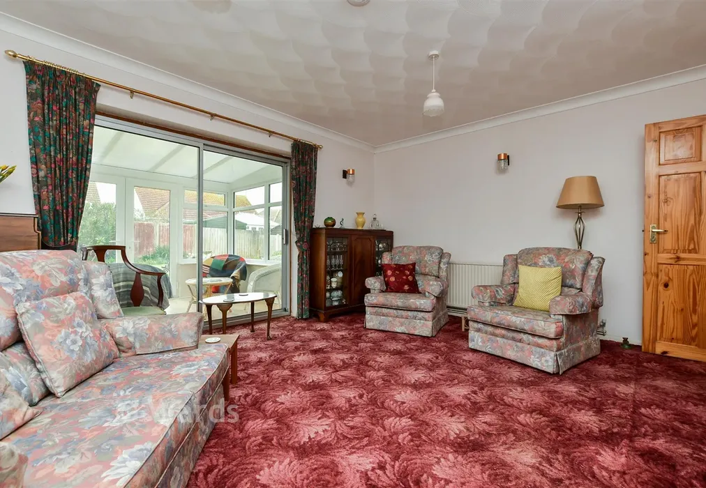 Lounge - David Avenue, Cliftonville, Margate, Kent - Wards of Kent