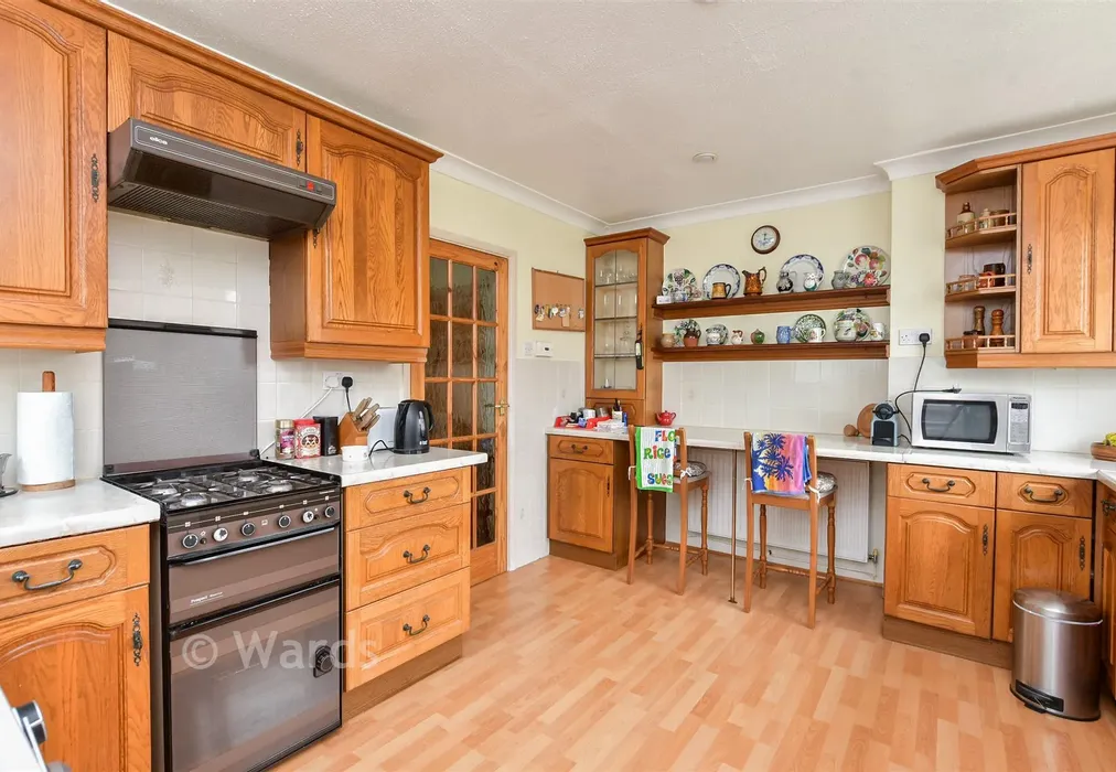 Kitchen - David Avenue, Cliftonville, Margate, Kent - Wards of Kent