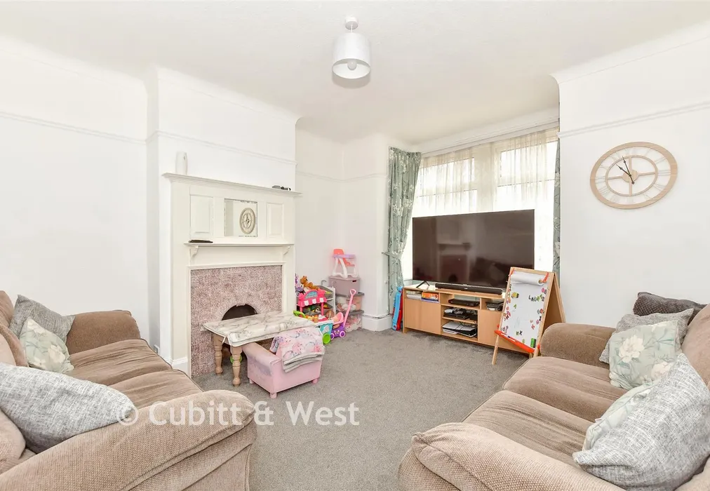 Lounge - Kenyon Road, Portsmouth, Hampshire - Wards of Kent