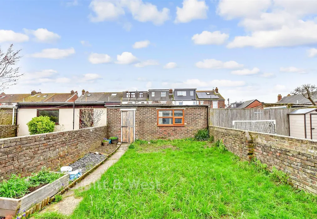 Rear Garden - Kenyon Road, Portsmouth, Hampshire - Wards of Kent