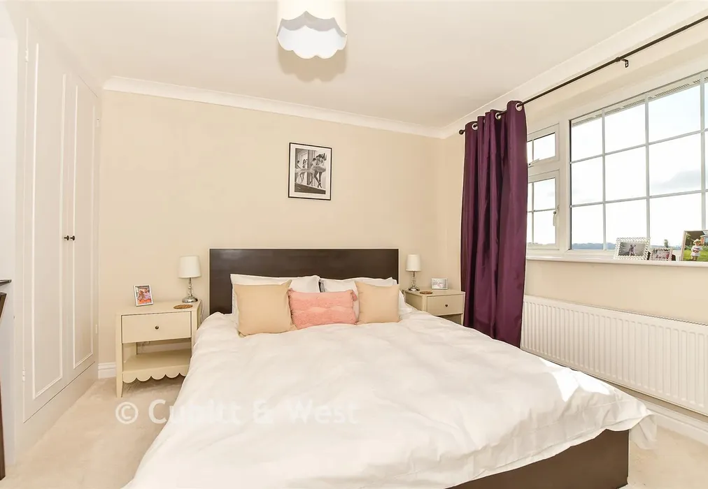 Bedroom 2 - Hillrise, Crowborough, East Sussex - Wards of Kent