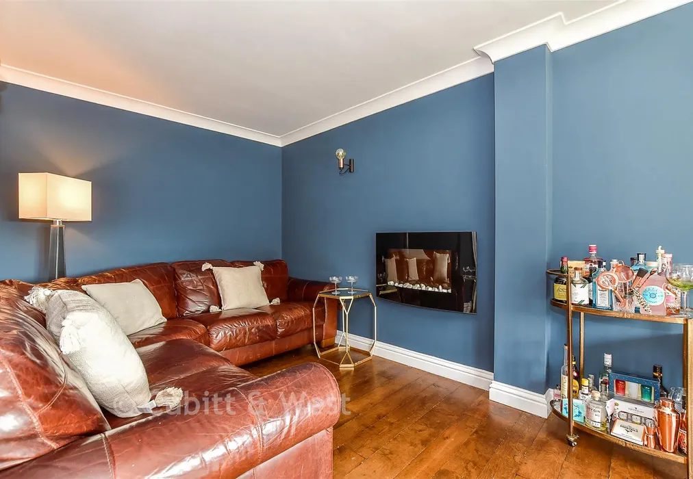 Family Room - Hillrise, Crowborough, East Sussex - Wards of Kent