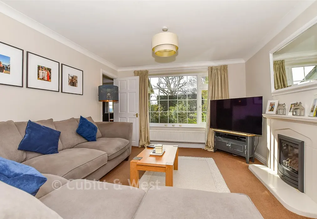 Lounge/Diner - Hillrise, Crowborough, East Sussex - Wards of Kent