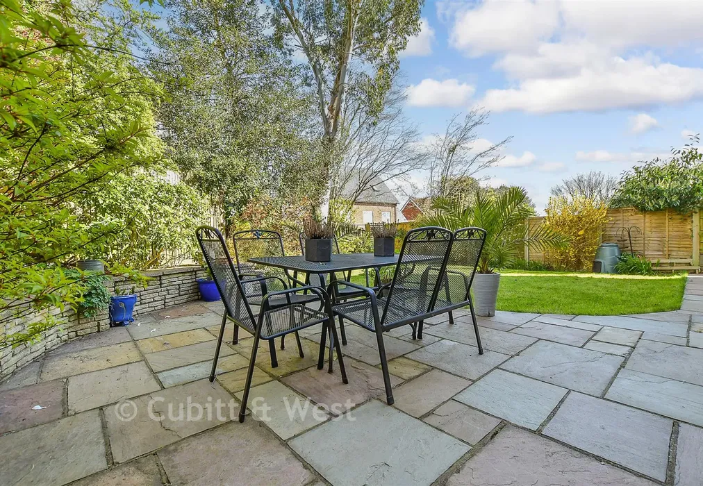 Patio / Decking - Hillrise, Crowborough, East Sussex - Wards of Kent