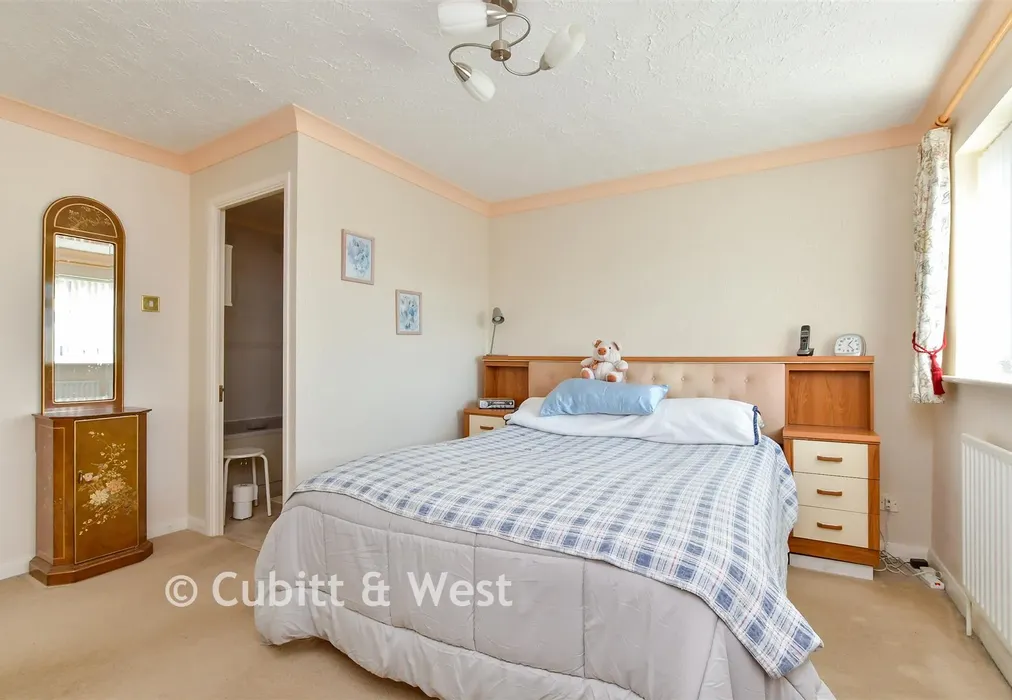 Bedroom 1 - Anderson Close, Newhaven, East Sussex - Wards of Kent