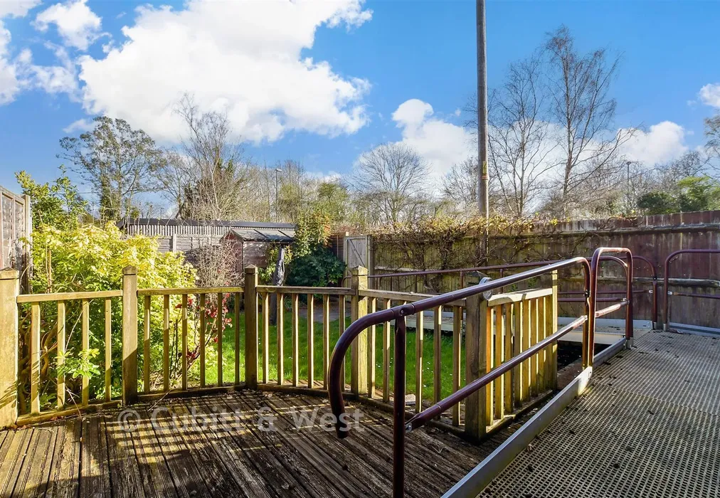 Rear Garden - Bakers Close, Southwater, Horsham, West Sussex - Wards of Kent
