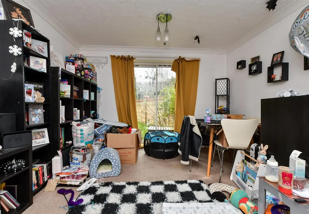 Lounge - Naylands, Margate, Kent - Wards of Kent