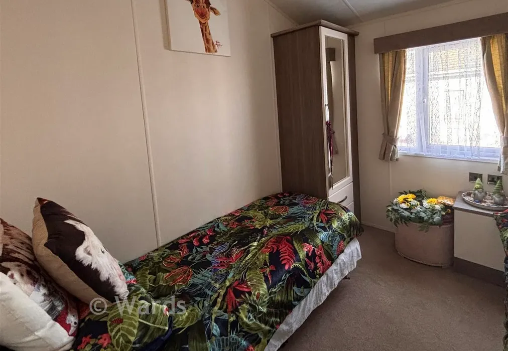 Bedroom 2 - Labour In Vain Road, Wrotham, Sevenoaks, Kent - Wards of Kent