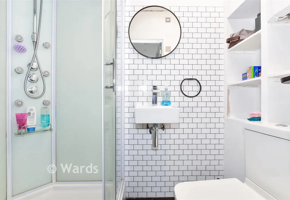 Shower Room - Tonbridge Road, Teston, Maidstone, Kent - Wards of Kent