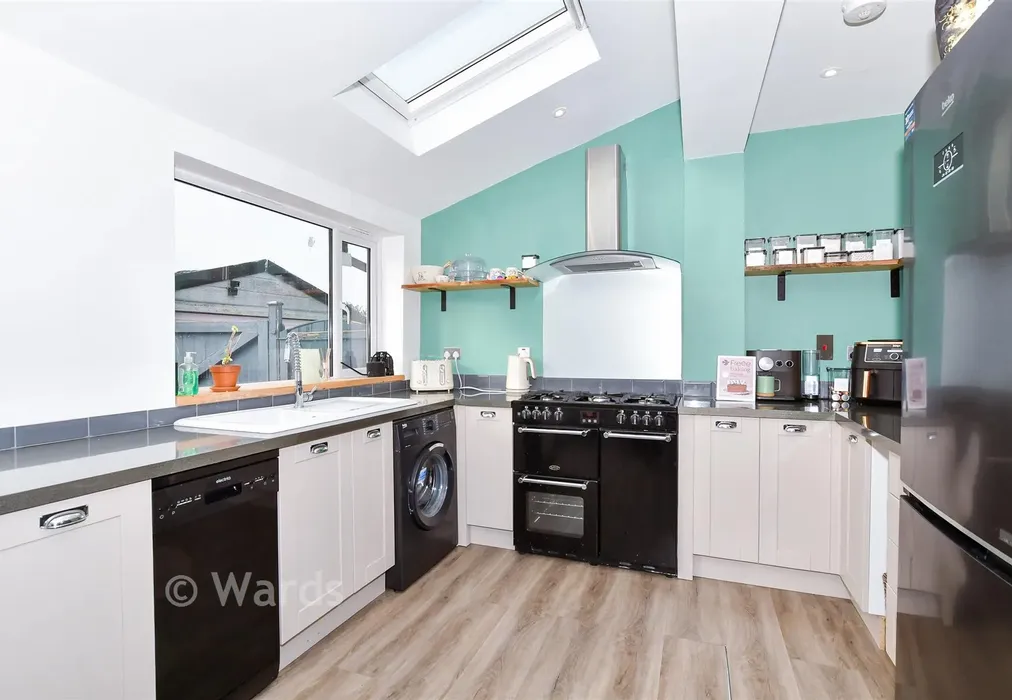 Kitchen/Breakfast Area - Tonbridge Road, Teston, Maidstone, Kent - Wards of Kent