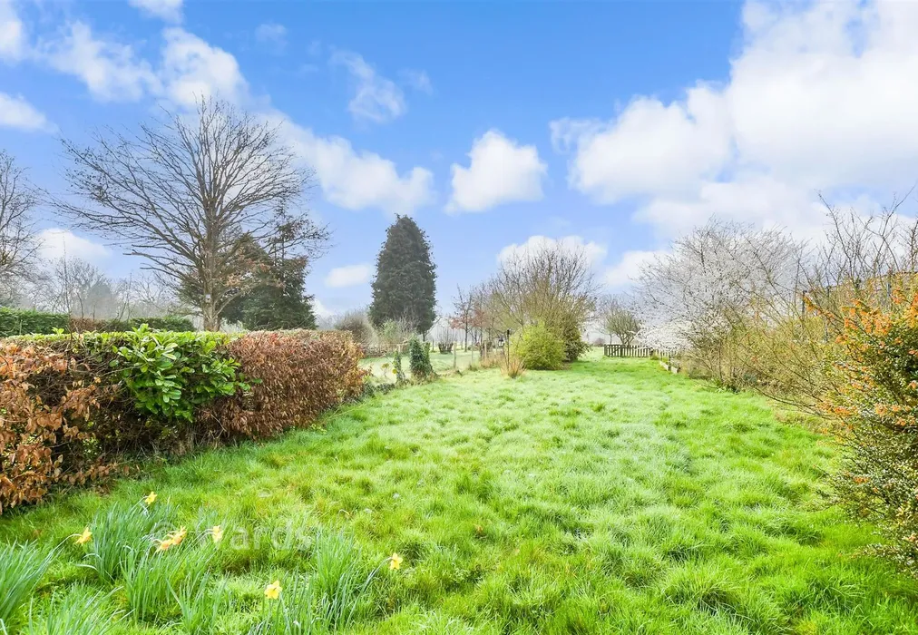 Rear Garden - Tonbridge Road, Teston, Maidstone, Kent - Wards of Kent
