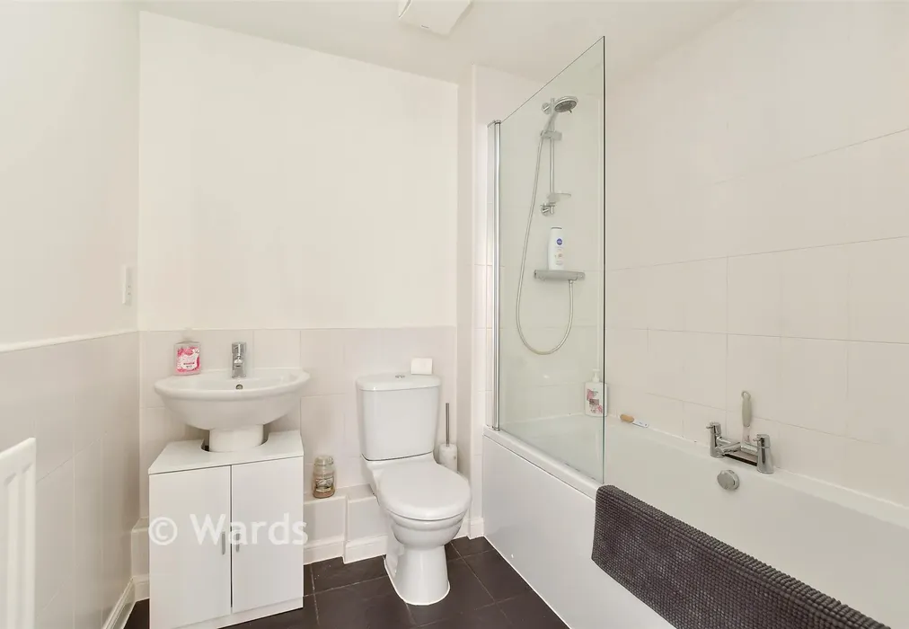 Bathroom - Easton Drive, Sittingbourne, Kent - Wards of Kent
