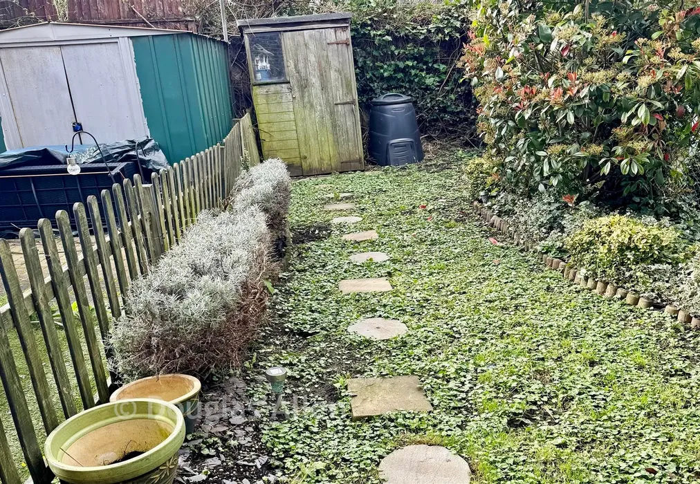 Rear Garden - Hitcham Road, Walthamstow - Wards of Kent