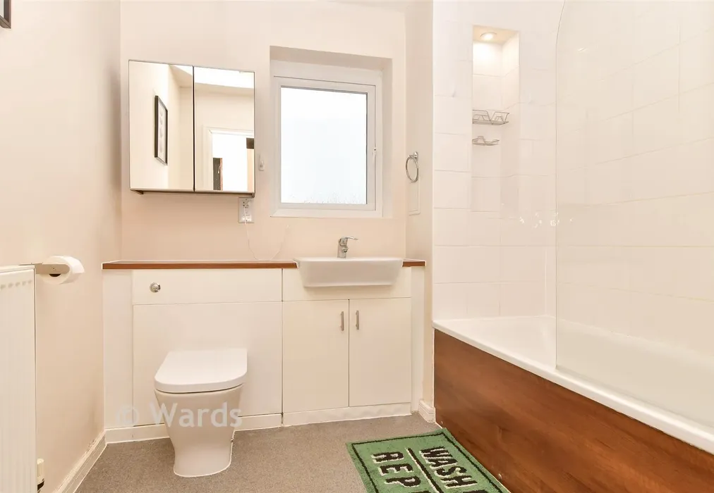 Bathroom - Wells Court, Northfleet, Gravesend, Kent - Wards of Kent