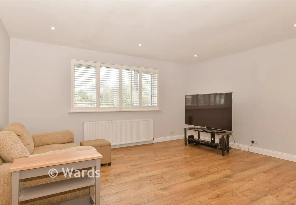 Lounge - Inglewood Road, Bexleyheath, Kent - Wards of Kent