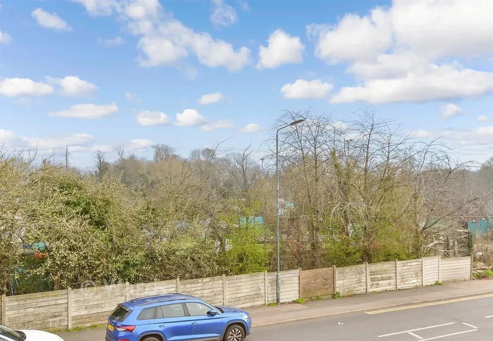 Views To Side - Inglewood Road, Bexleyheath, Kent - Wards of Kent